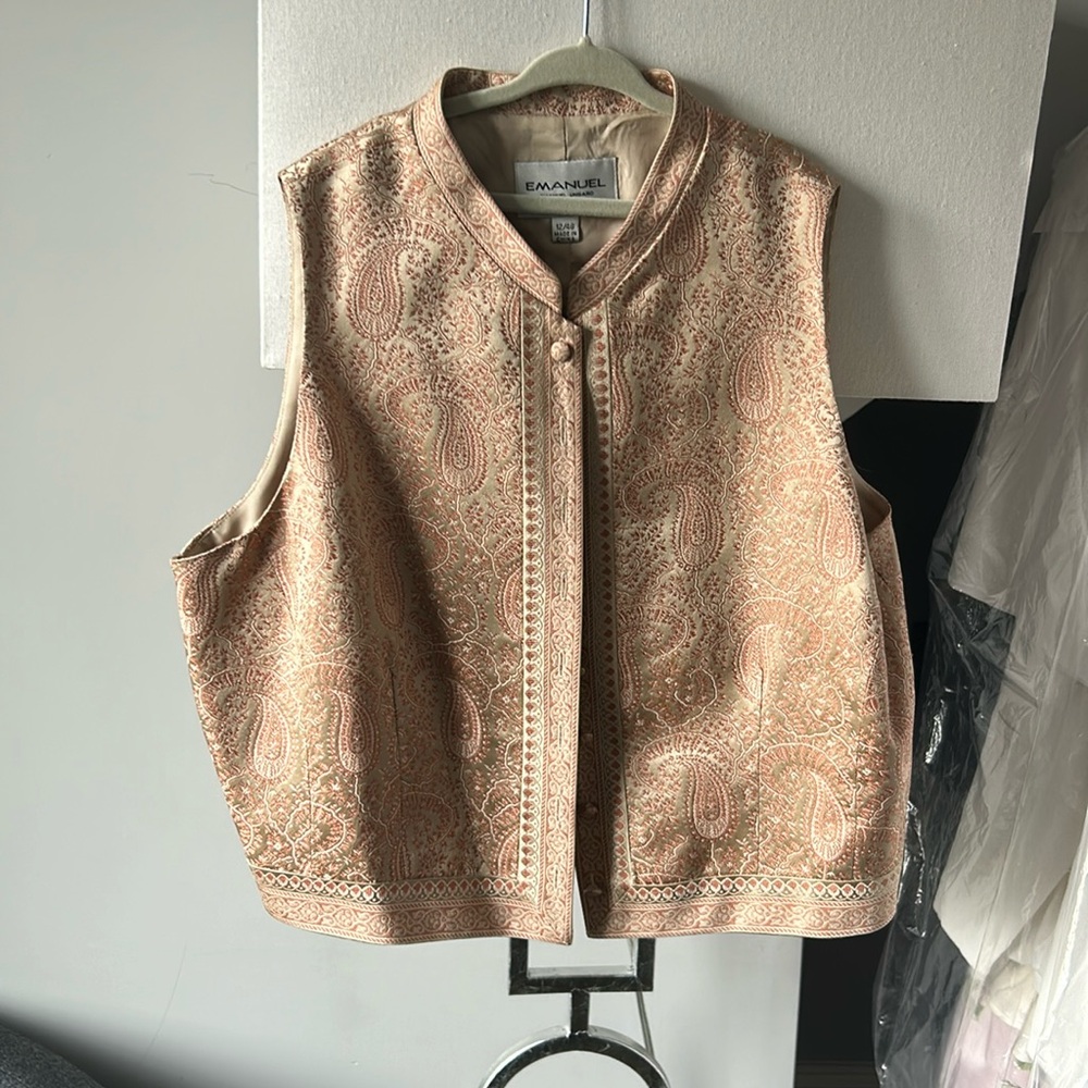 Gorgeous vest stunning on